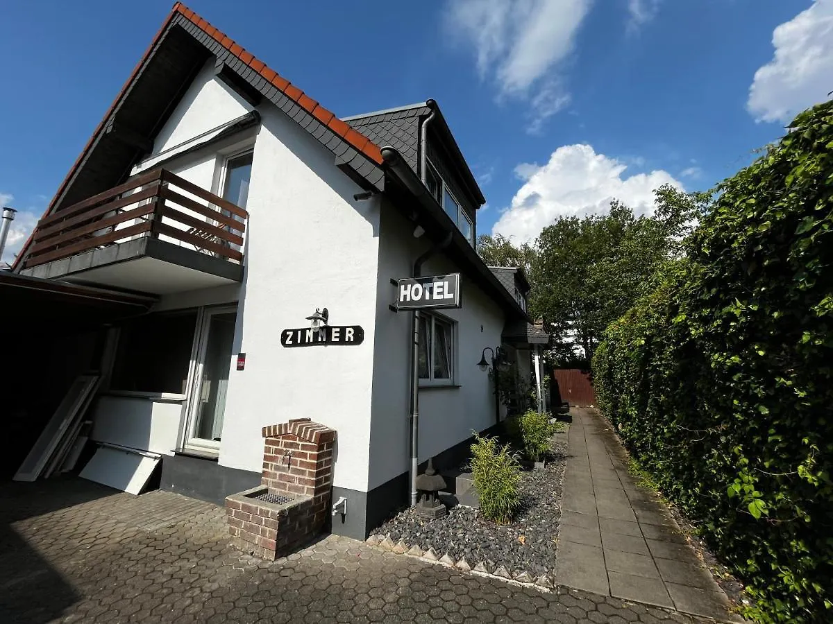 Hostal Hotelzimmer In Neusserstrasse Colonia