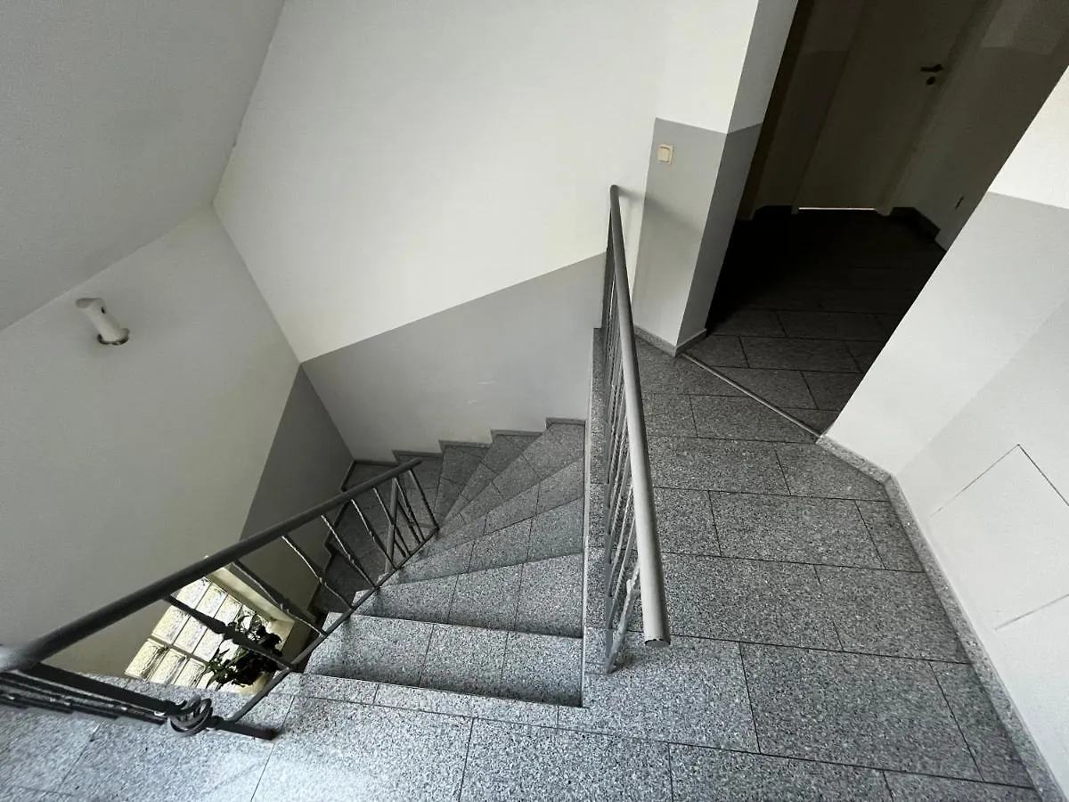 Hostal Hotelzimmer In Neusserstrasse Colonia Alemania